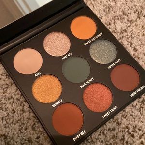 Kylie Jenner Blue Honey Palette